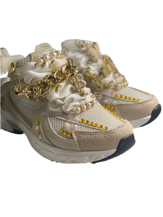 Custom Junk Shoes, Avia Women's 5000